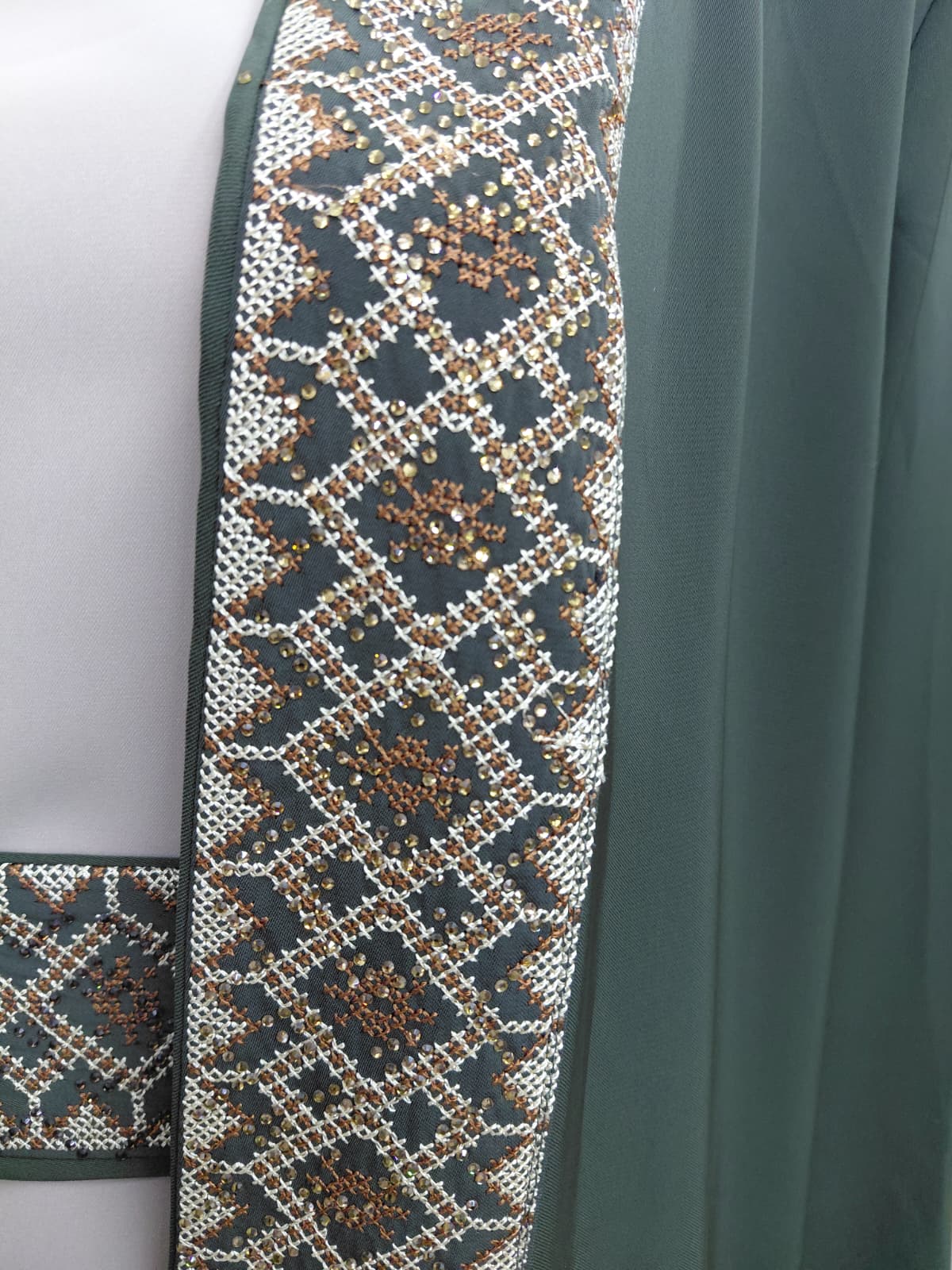 Luxury Emerald Green Open Abaya Set with Beige Inner Dress & Embroidered Belt | Elegant Modest Wear