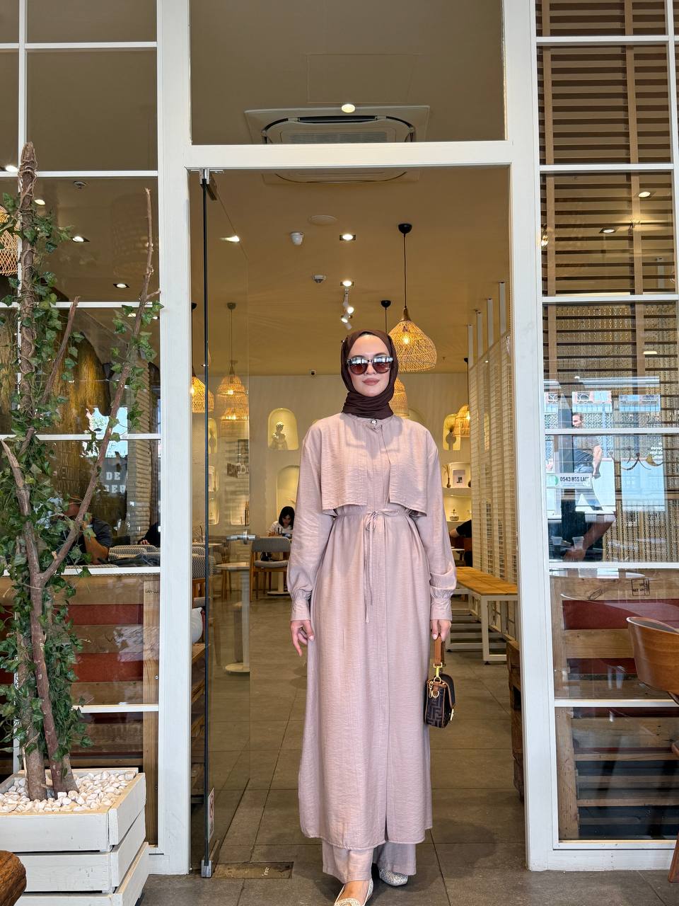 2-Piece Aisha Beige